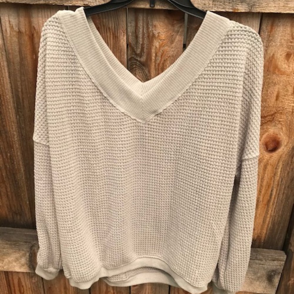 Wishlist, lt.grey v neck top, s/m